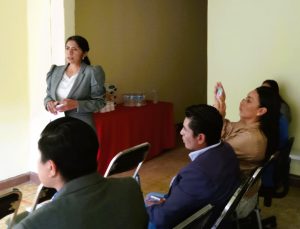 La doctora Marlene Conde Zelocuatecatl exponiendo el tema Registro de coaliciones y candidaturas comunes