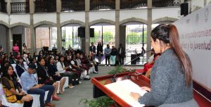 La Magistrada Presidenta del Tribunal Electoral de Tlaxcala, Claudia salvador Angel durante la presentación del Conversatorio