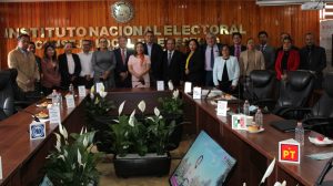 Autoridades electorales en el estado que asistieron a la sesión Solemne del Consejo Local del INE