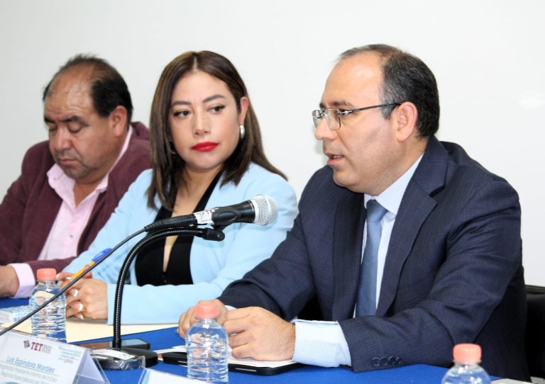 Magistrado Presidente interino de la Sala Regional Especializada del Tribunal Electoral del Poder Judicial de la Federación (TEPJF) durante su participación en el taller sobre el interés superior de la niñez y violencia política por razón de género,