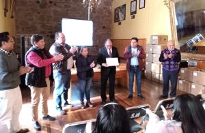Entrega de reconocimiento al personal del TET por la capacitación a personal del ayuntamiento de Tlaxco