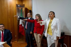 0506 Toma de protesta de contraloría en comité de transparencia 3