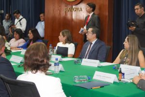 0507 Mesa Congreso 6